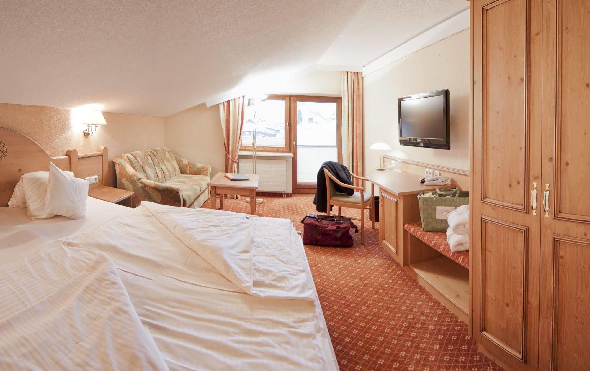 Suitehotel Kleinwalsertal Hirschegg  Buitenkant foto